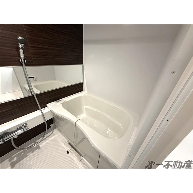 バス・シャワールーム　バスルーム