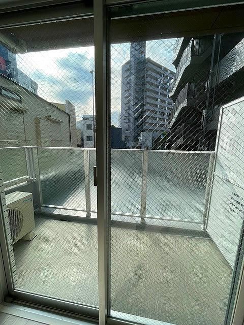 バルコニー　バルコニーからの眺めを楽しみながら食事をしませんか