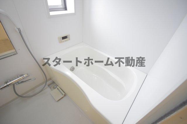 バス・シャワールーム　落ち着いた空間のお風呂です