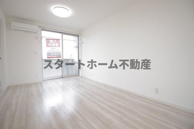 居室・リビング　居間です