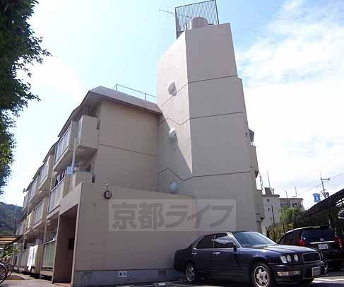 御陵レジデンスの外観写真