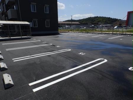 駐車場　駐車場