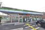 コンビニ　ファミリーマート草加旭町二丁目店（コンビニ）まで181m