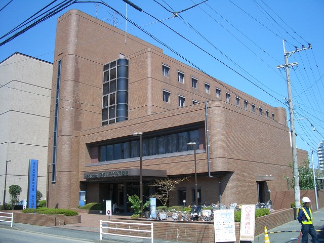 図書館　福岡県立図書館（図書館）まで472m