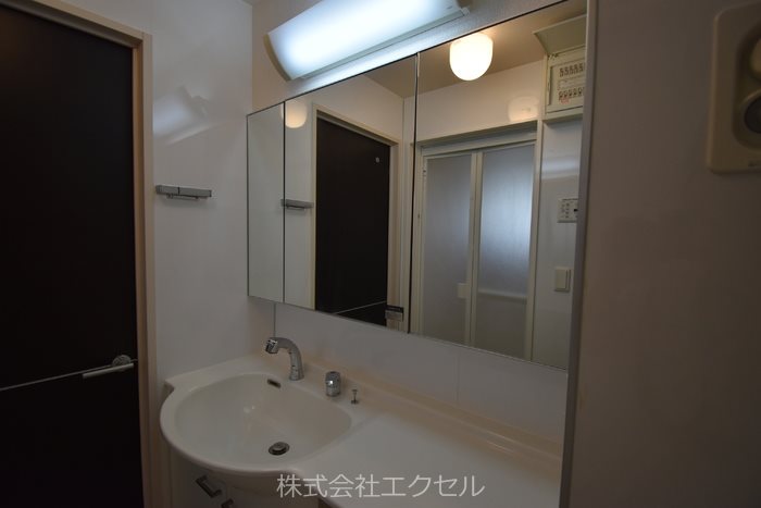 洗面設備　独立洗面台です。