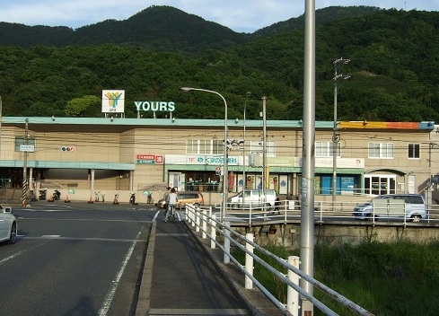 【広島市安芸区畑賀のアパートのスーパー】