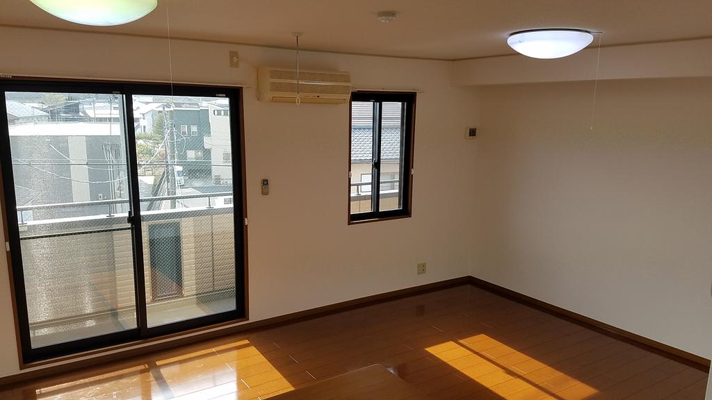 新潟市中央区 3階建 築24年の居間写真