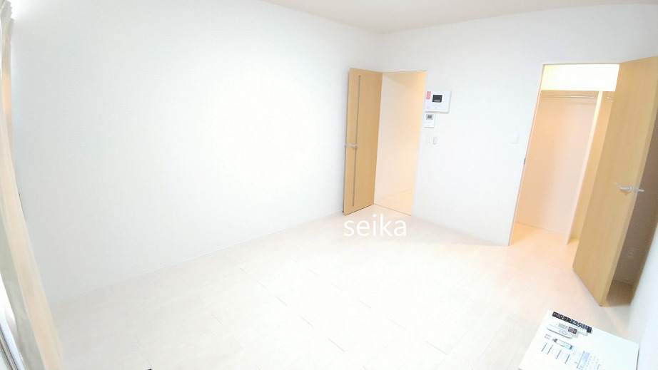 居室・リビング　反転タイプ 建具の色は異なる場合がございます