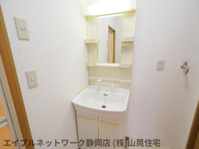 【静岡市駿河区下川原のマンションの洗面設備】