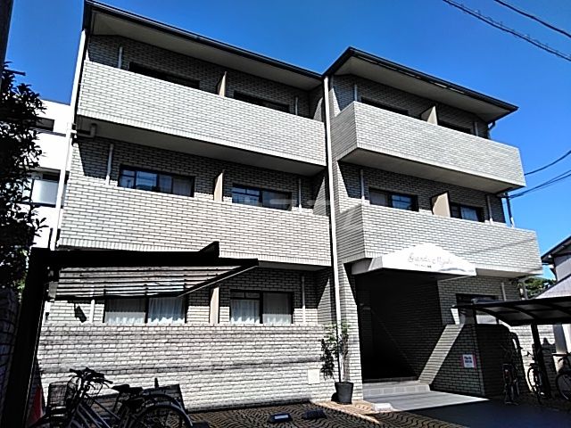 名古屋市瑞穂区佐渡町のマンションの建物外観