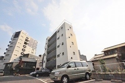 西小倉１２９の建物外観