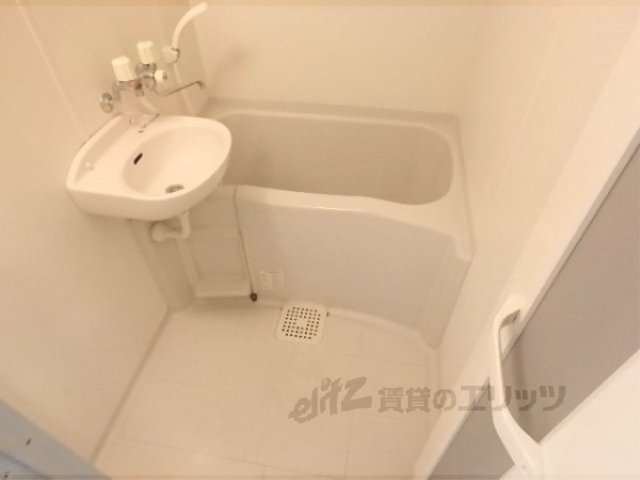 バス・シャワールーム　バス