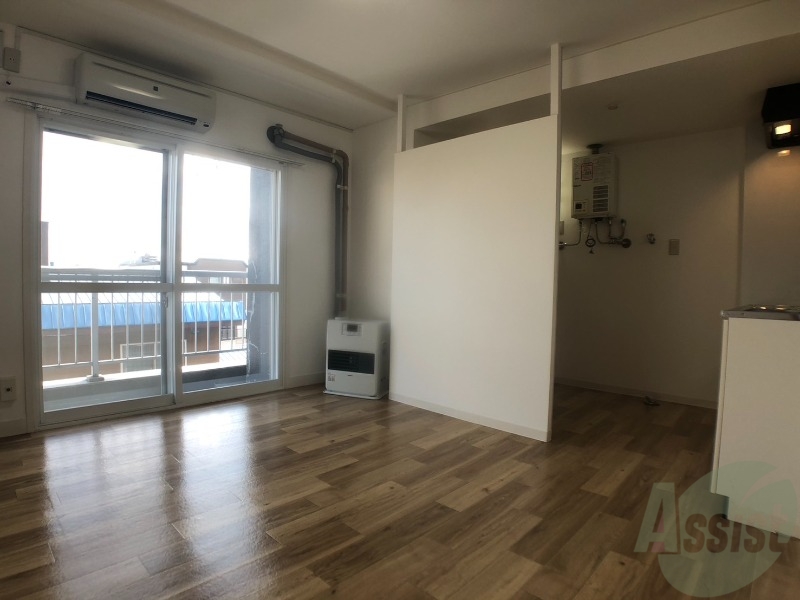 居室・リビング　広くてキレイなお部屋が広がっていて、充実した生活が送れそう。