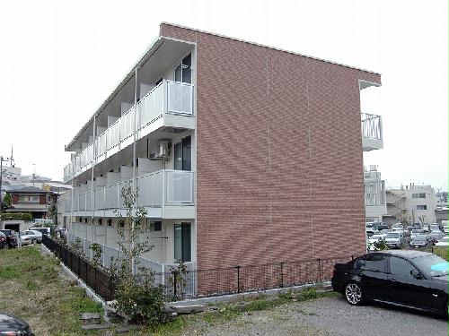 【レオパレス湘南町屋の建物外観】