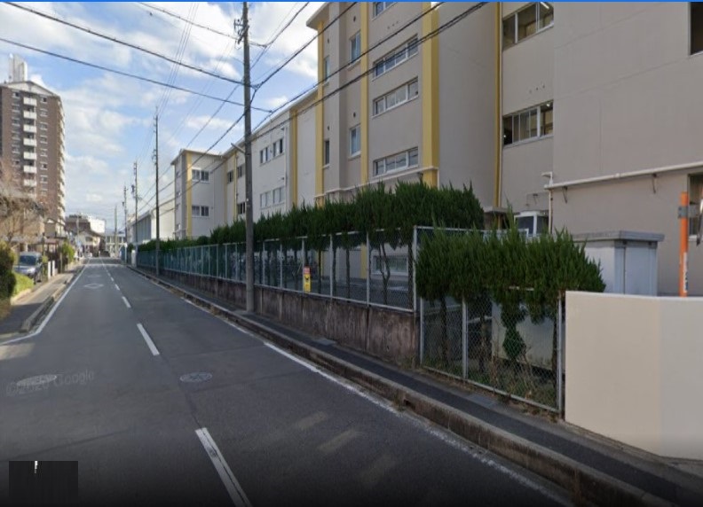 【尾張旭市城山町三ツ池のマンションの中学校】