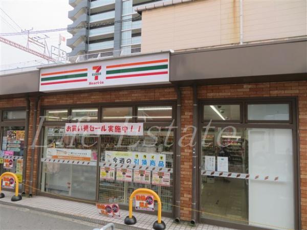 【ザ・レジデンス寺田町駅前のコンビニ】