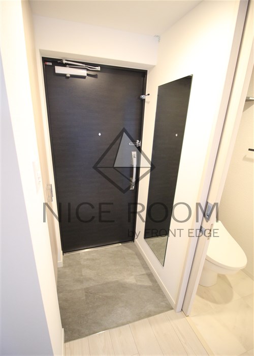 玄関　コンフォリア・リヴ新大阪WEST　玄関