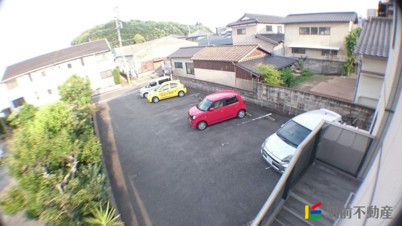 【筑紫野市原田のアパートの駐車場】