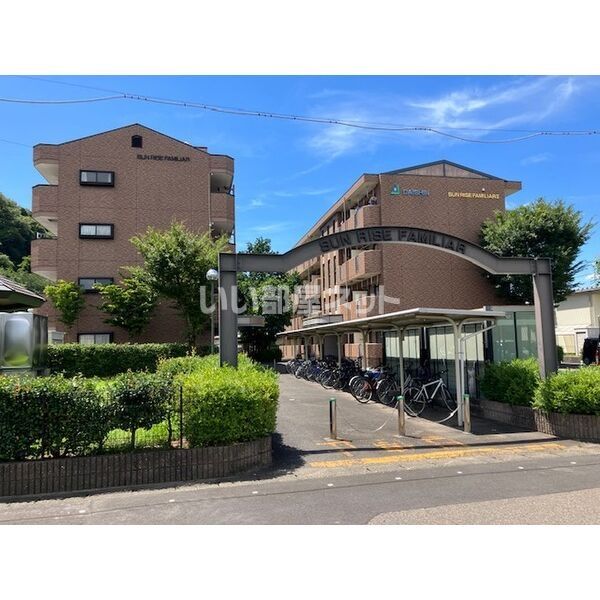 サンライズファミリア　IIの建物外観