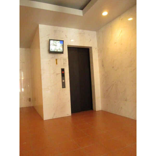 バス・シャワールーム　エレベータ前　防犯カメラモンイター付