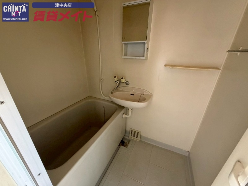 バス・シャワールーム　別部屋参考写真です。