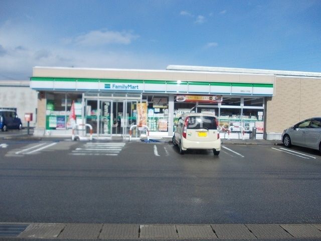 コンビニ　ファミリーマート 高岡よつや店（コンビニ）まで409m