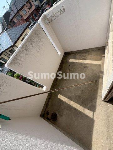 バルコニー　陽当たり良好なバルコニーです