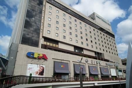 ショッピングセンター　三宮OPA（ショッピングセンター）まで531m