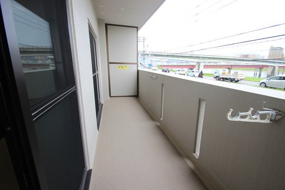 バルコニー　※写真は別の階です