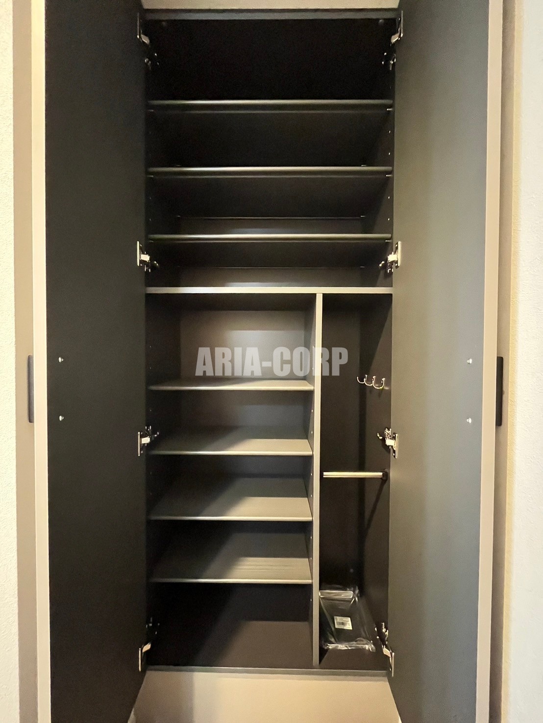 玄関　【同仕様】大容量のシューズボックス付き♪