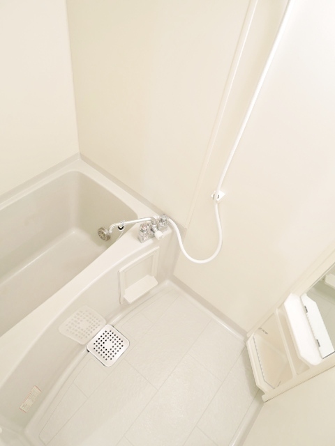 バス・シャワールーム　浴室　追い焚き機能付