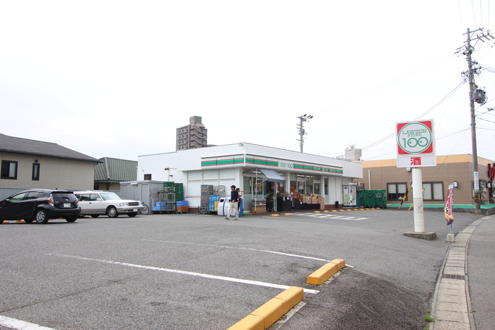 コンビニ　ローソン（コンビニ）まで770m