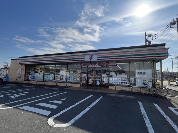 コンビニ　セブンイレブン（コンビニ）まで132m