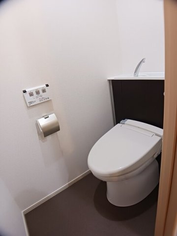 トイレ　トイレもきれいです