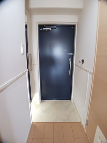 玄関　収納もある玄関です