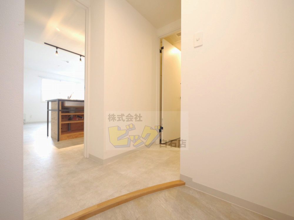 玄関　広々とした玄関です♪