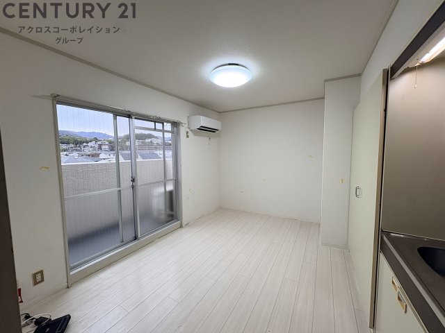 居室・リビング　西向きバルコニーです！