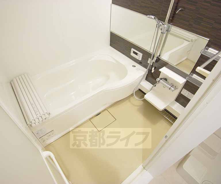 バス・シャワールーム　大人でもゆったり。