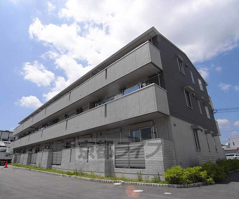 建物外観　スタイリッシュな外観です。