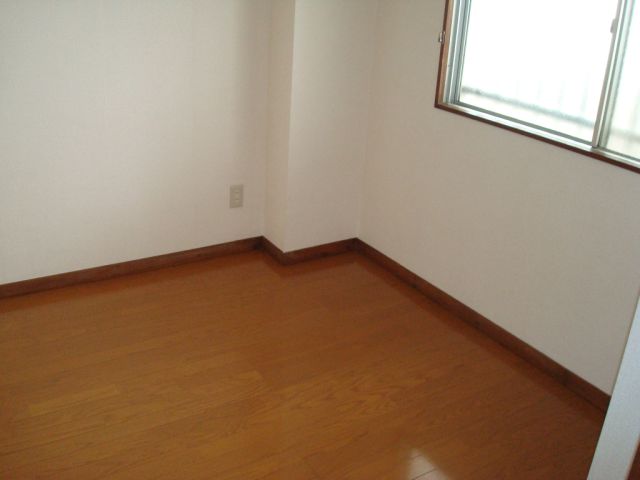 居室・リビング　北側の洋室です