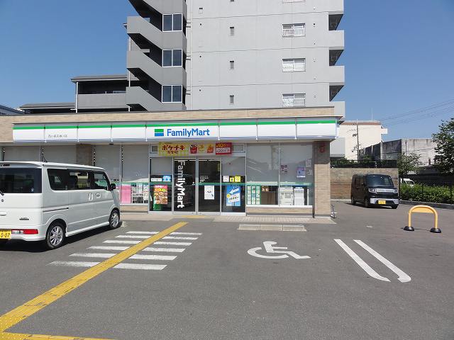コンビニ　ファミリーマート 西小路天神川店（コンビニ）まで406m