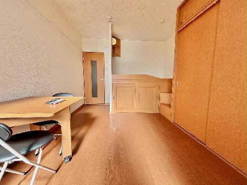 居室・リビング　１階　部屋