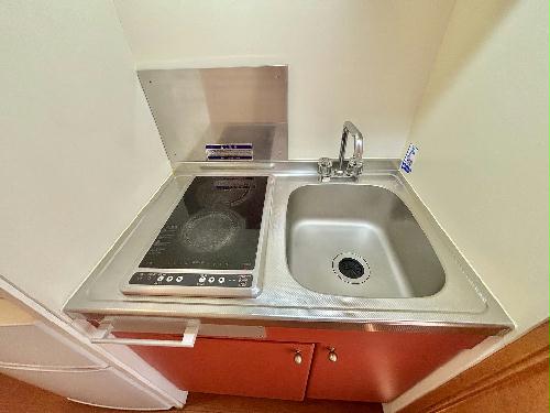 キッチン　設備・仕様は号室により異なる為、現況を優先いたします。