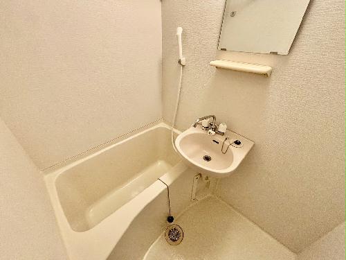 バス・シャワールーム　設備・仕様は号室により異なる為、現況を優先いたします。