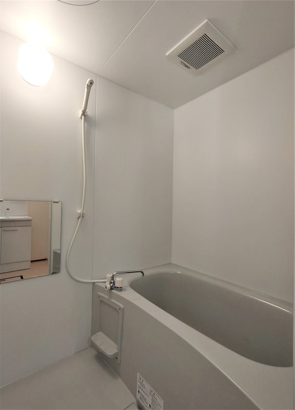 バス・シャワールーム　24間換気システムを敷設。清潔にご利用可能。