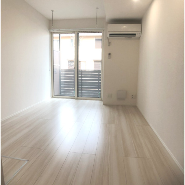 居室・リビング　参考写真（当建物別部屋のものです）