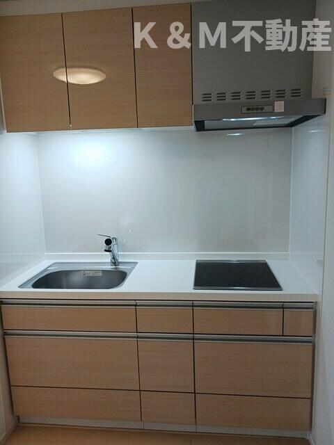 キッチン　コンパクトなキッチンで掃除もラクラク