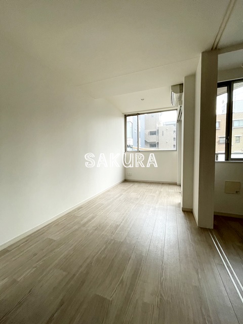 居室・リビング　エアコン付き・開放感のある室内♪