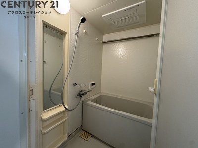 バス・シャワールーム　浴室乾燥付きで便利☆