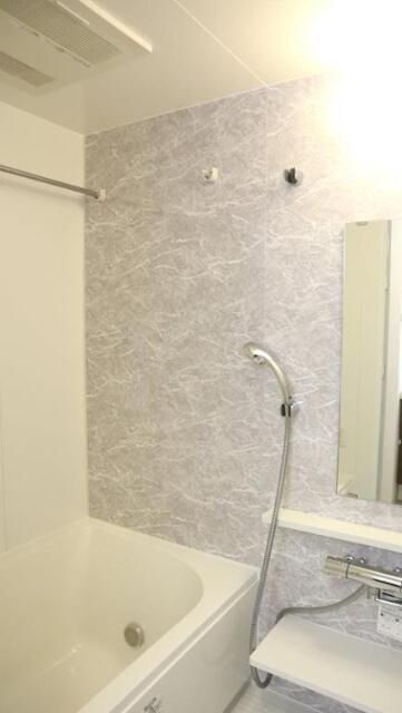 バス・シャワールーム　ゆったり過ごせるお風呂です